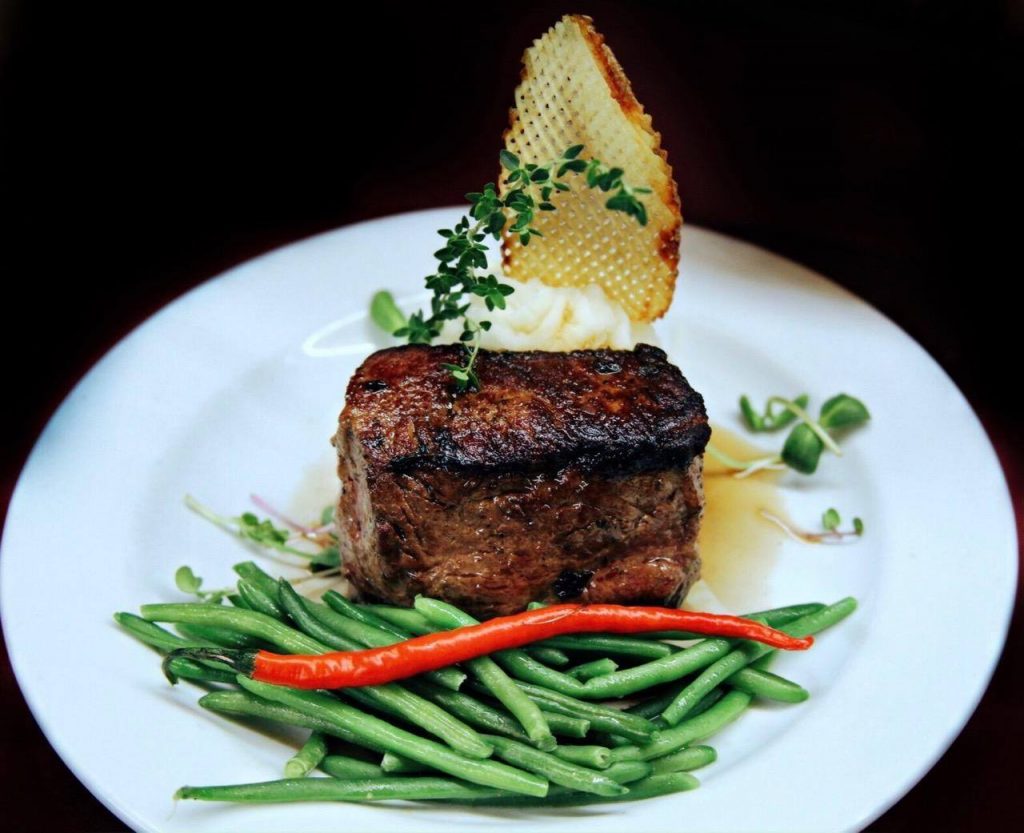 filet mignon with green beans 